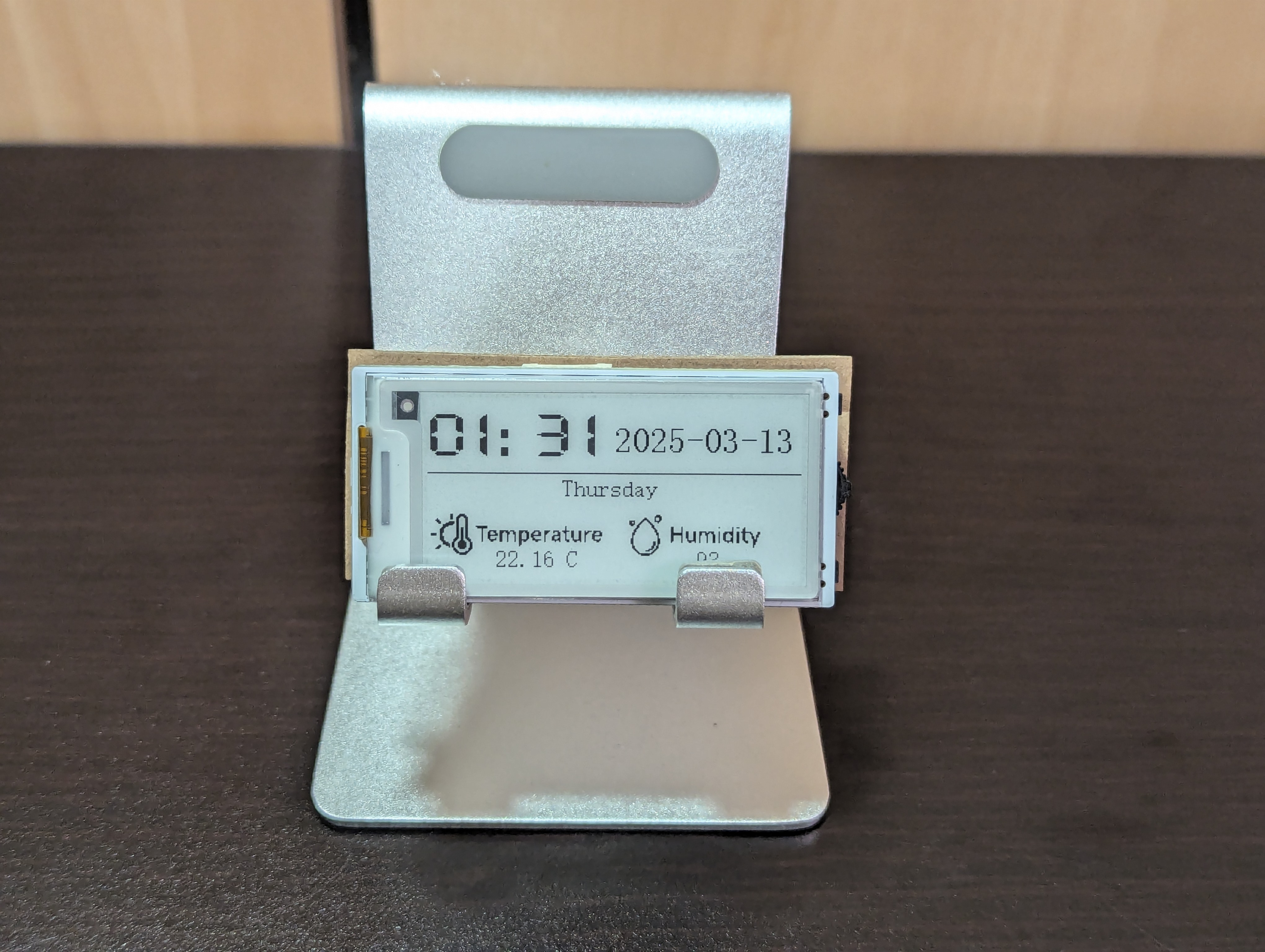 clock with weather data from OpenWeatherMap